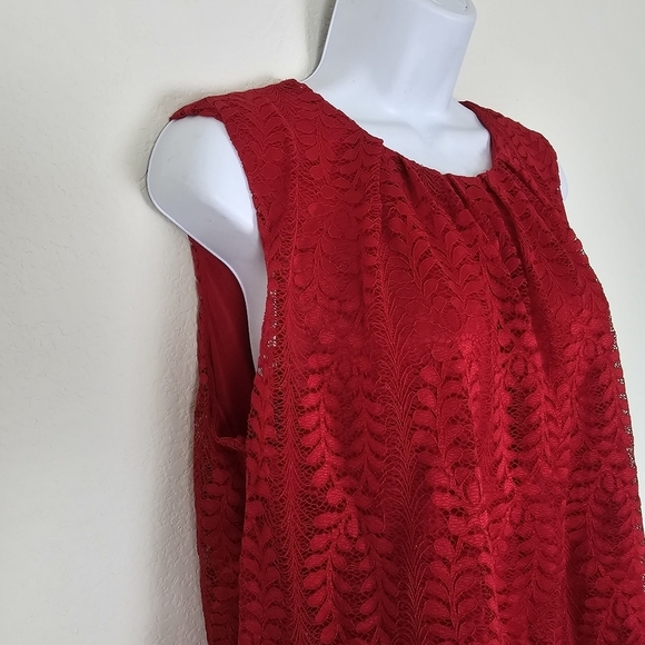 NWT Liz Claiborne Red Lace Sleeveless Bubble Hem Blouse Top Size L - Picture 3 of 11